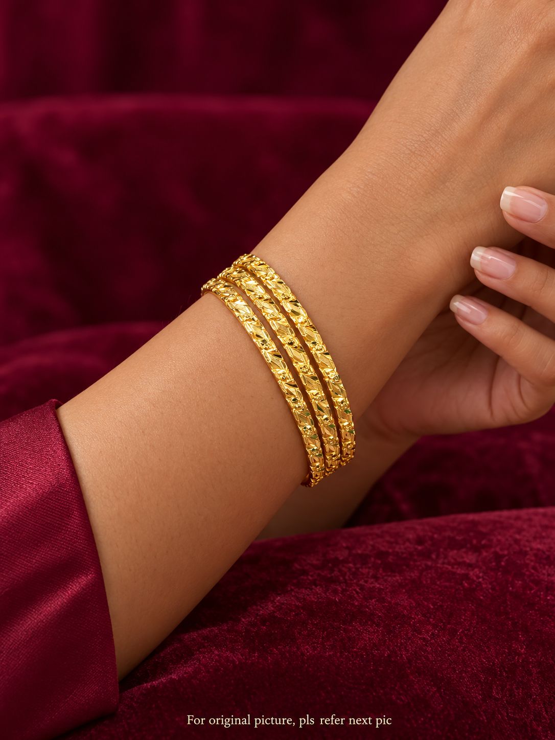 Special Gold Look Handmade Bangles