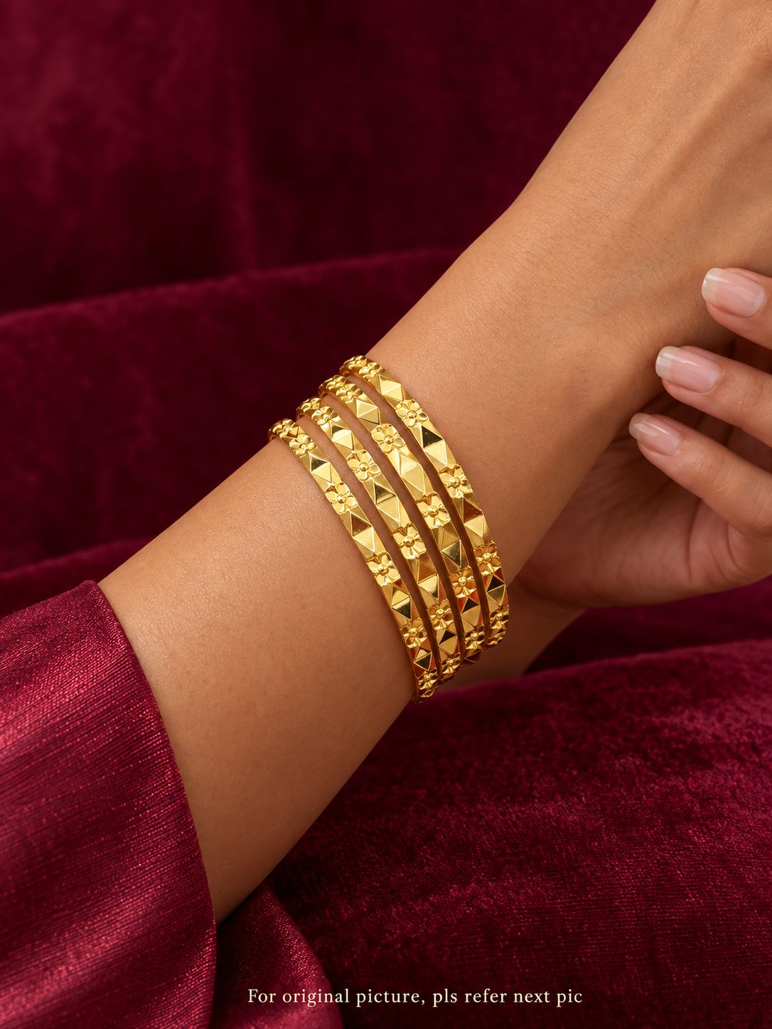 Special Gold Look Handmade Bangles