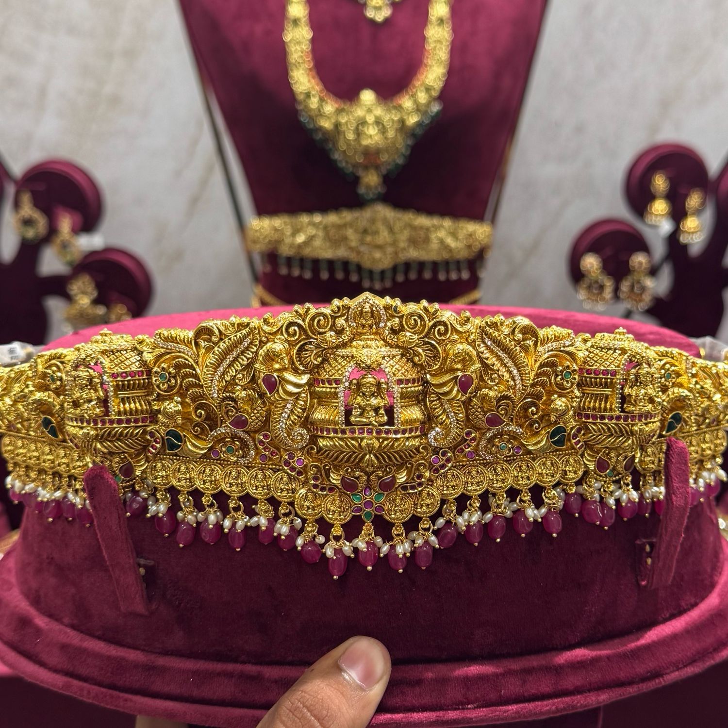 Adults Nakshi Vaddanam