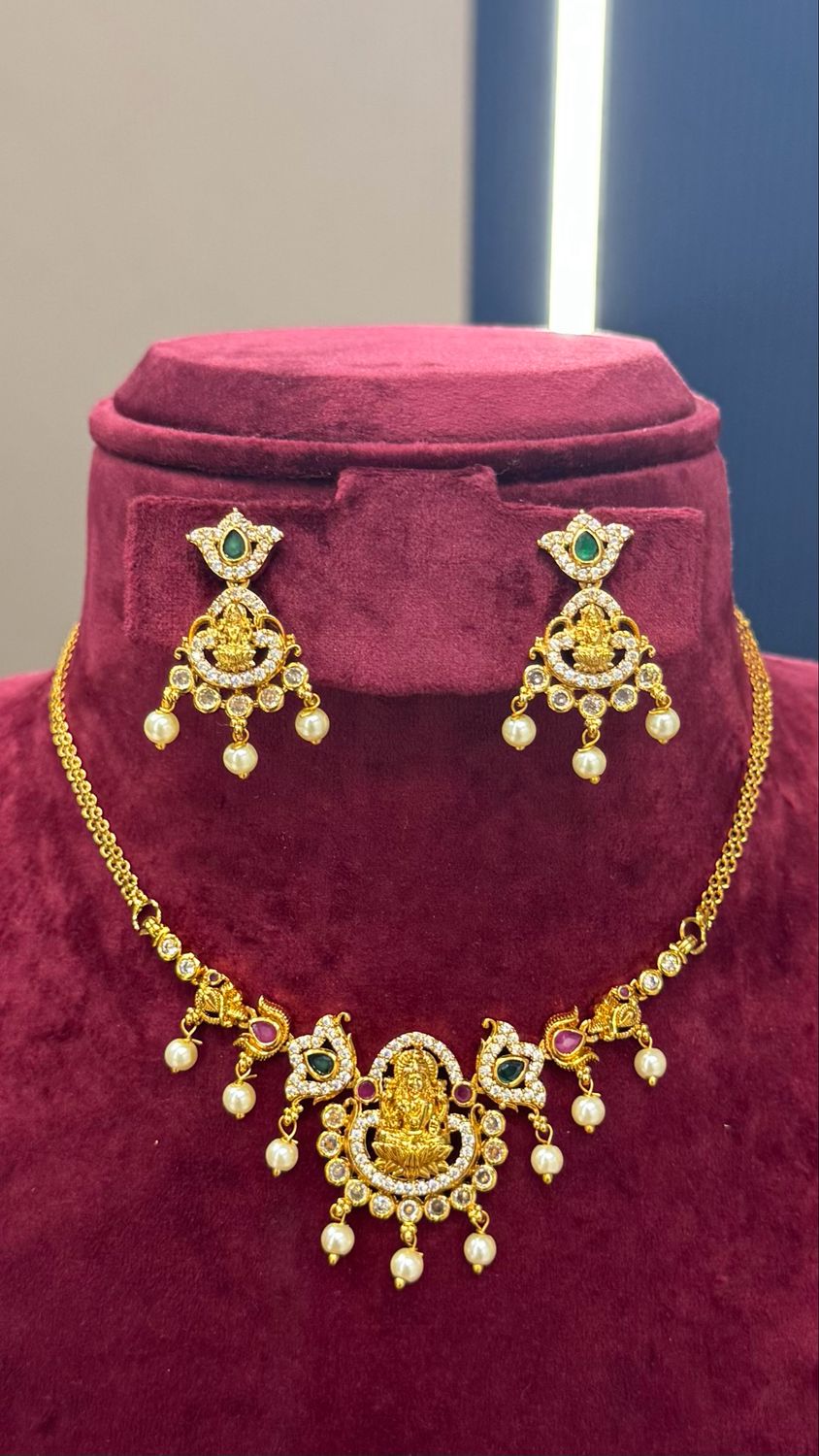 Budget Neckset