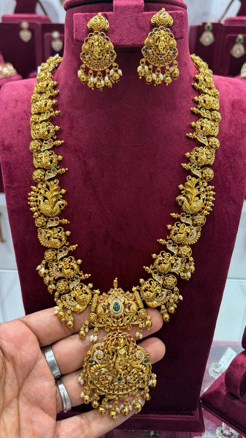 Ling Nakshi Krishna Haram
