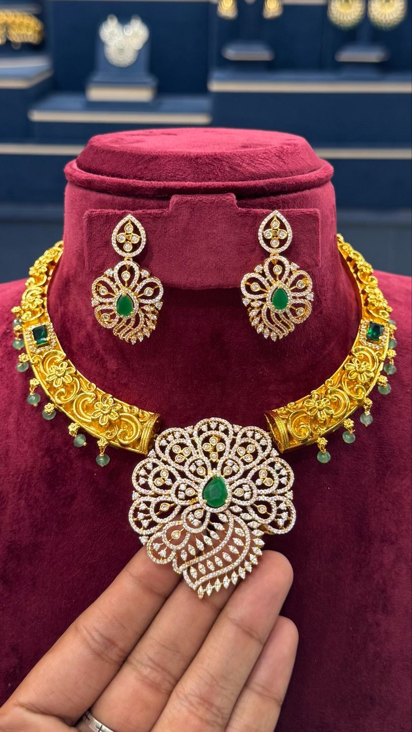 Kanti Neckset