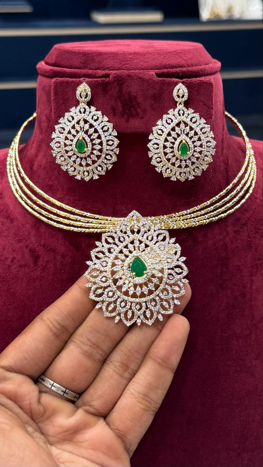 Simple Hasli Neckset
