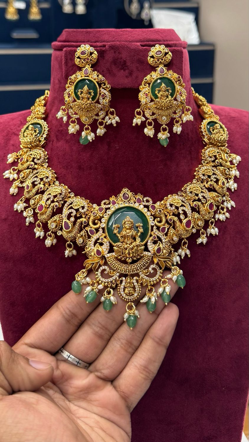 Nakshi Neckset