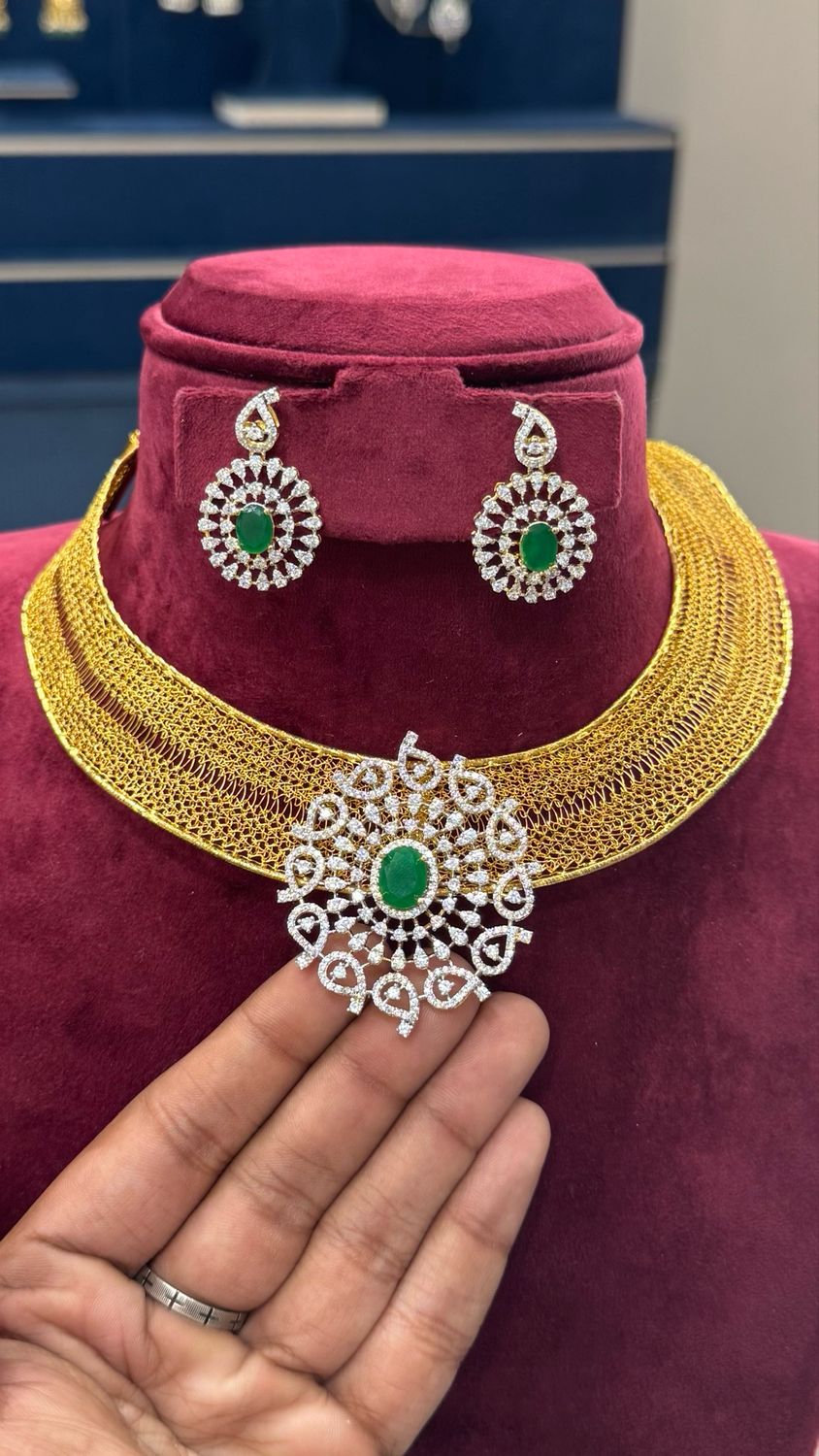 Flexible Kanti with Detachable Locket Set