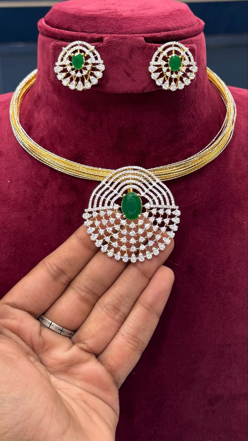 Diamond Look Neckset