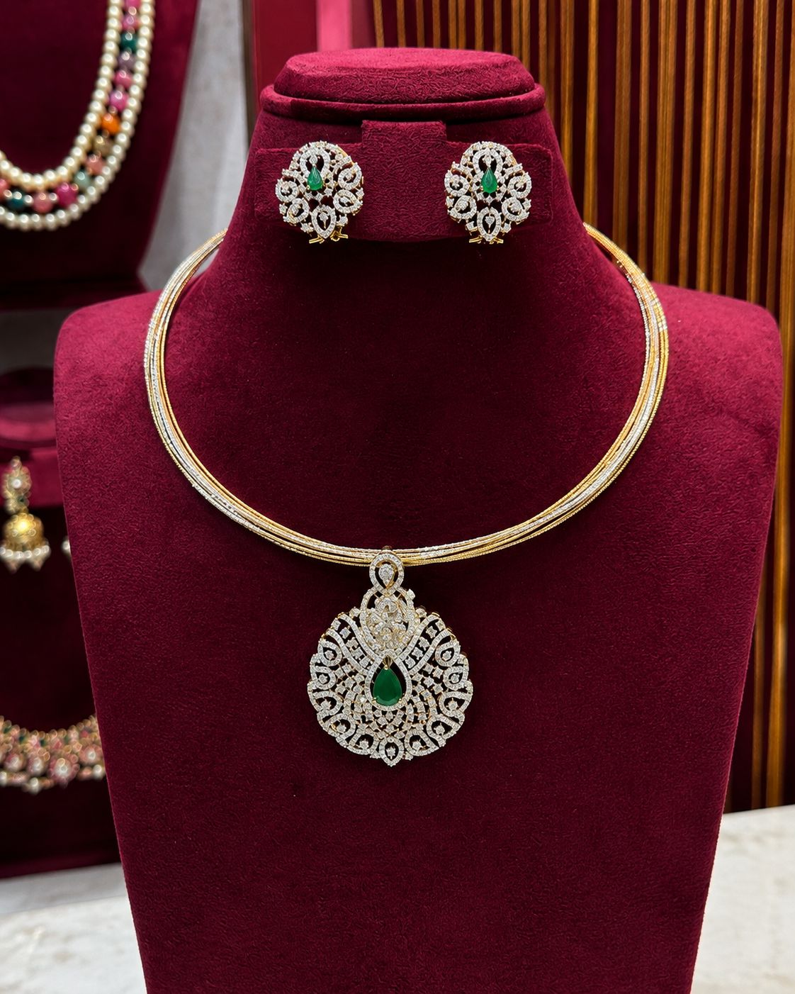 10 Lines Hasli With Diamond Locket Set