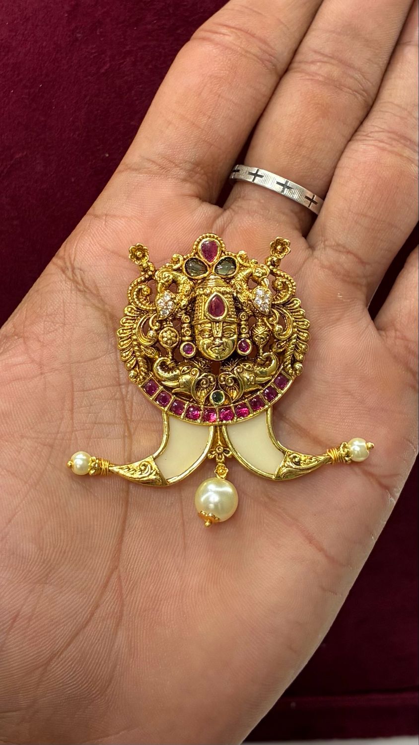 Jadau Puligoru Locket