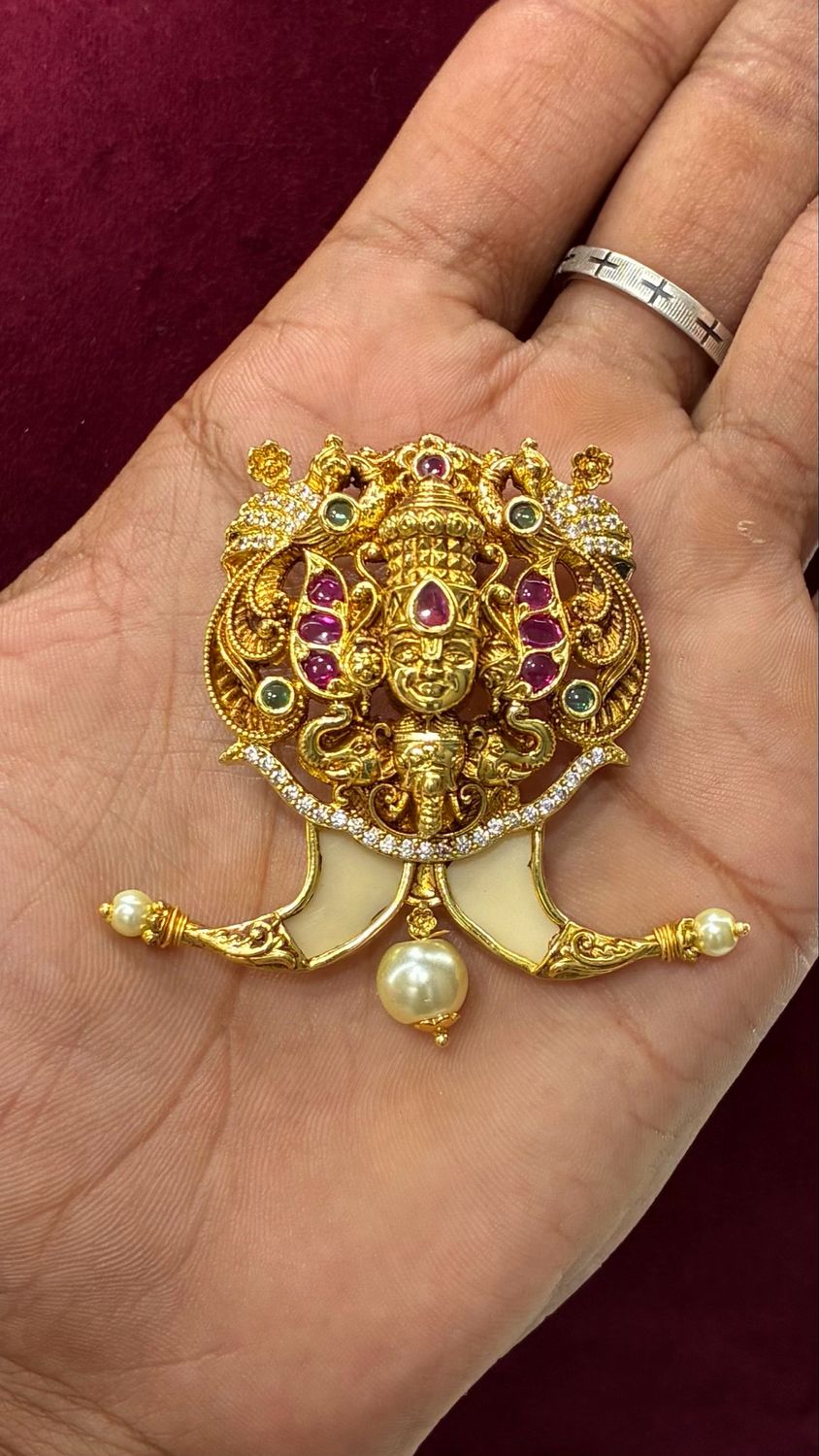 Jadau Puligoru Locket