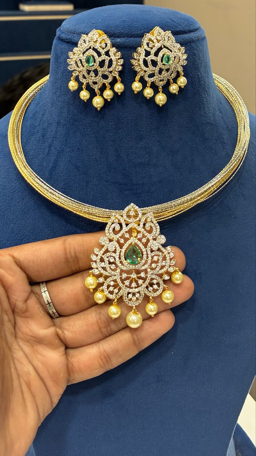 25 Lines Hasli Necklace