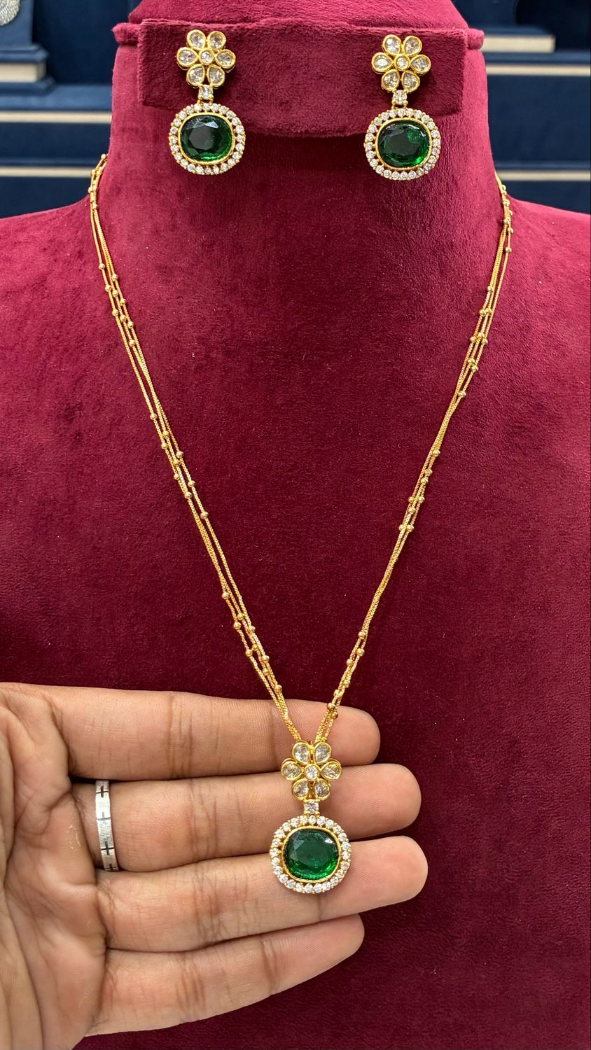 Simple Chain with Locket Set