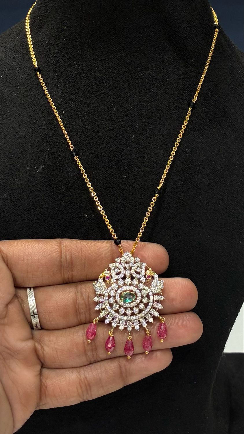 Simple Blackbeads Chain With Diamond Look Locket