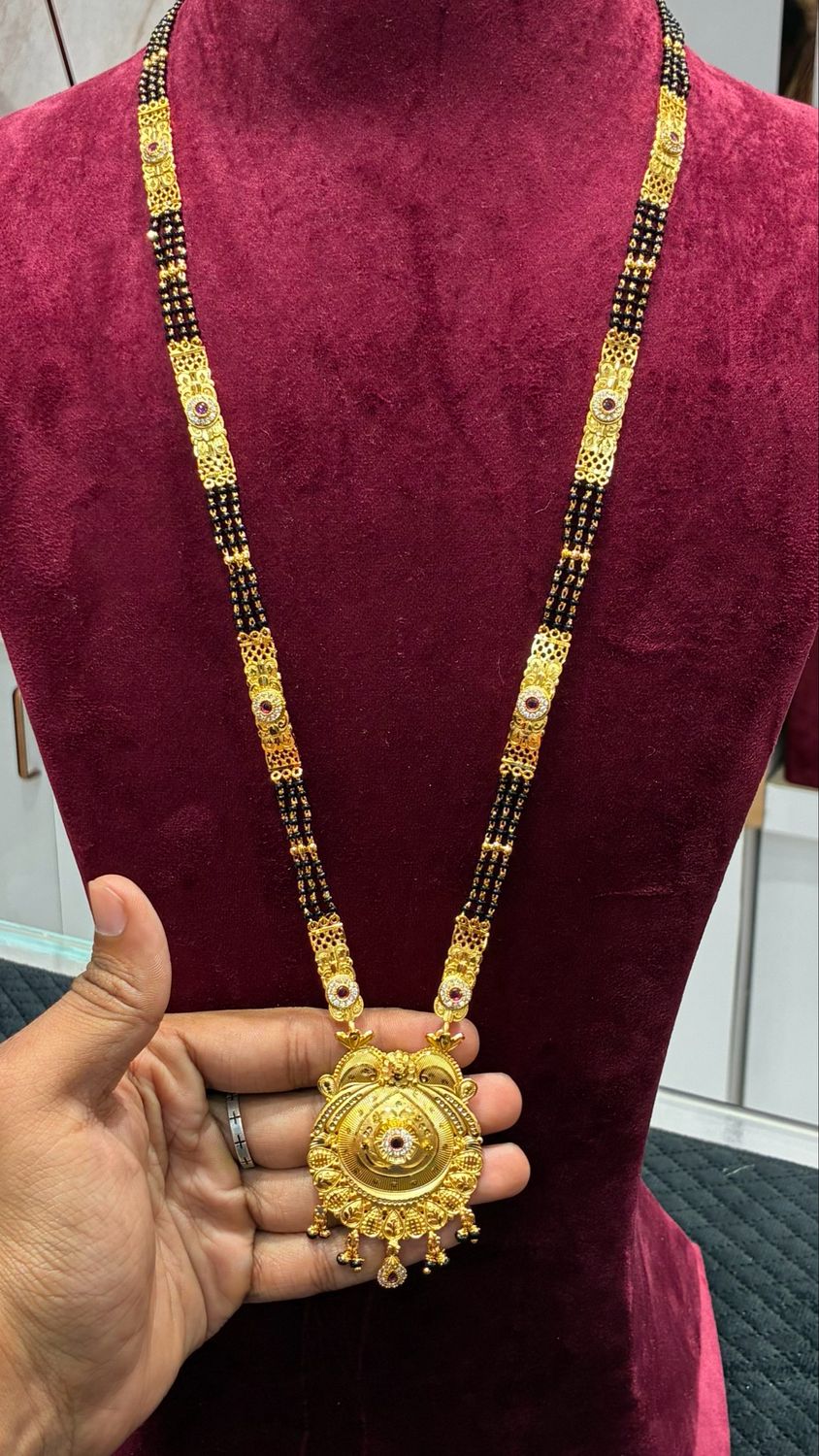 1 Gram 36 Inches Long Blackbeads