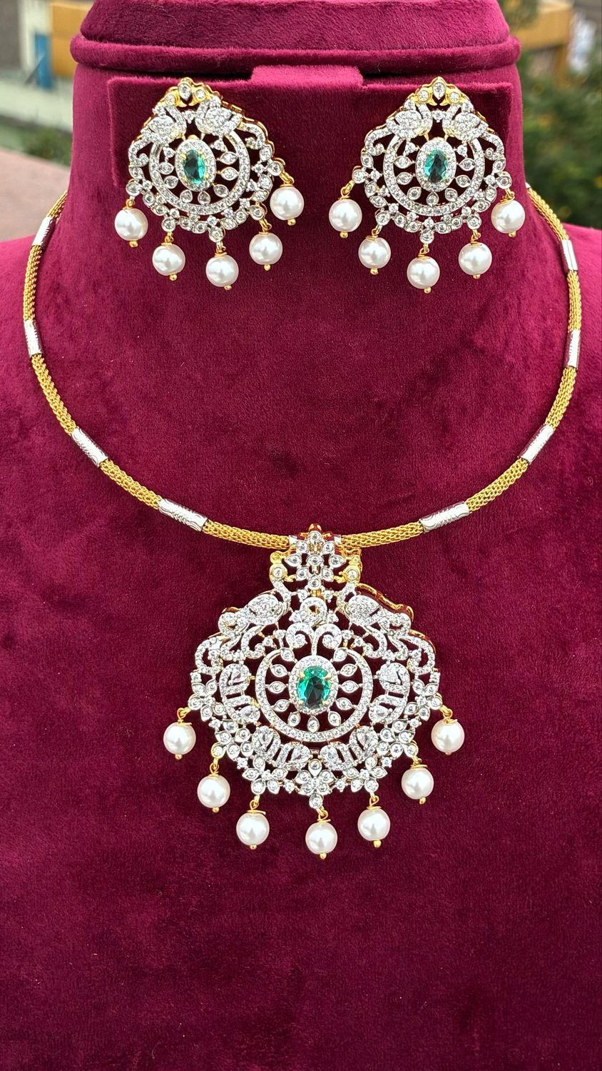 Flexible Kanti With Diamond Locket Set