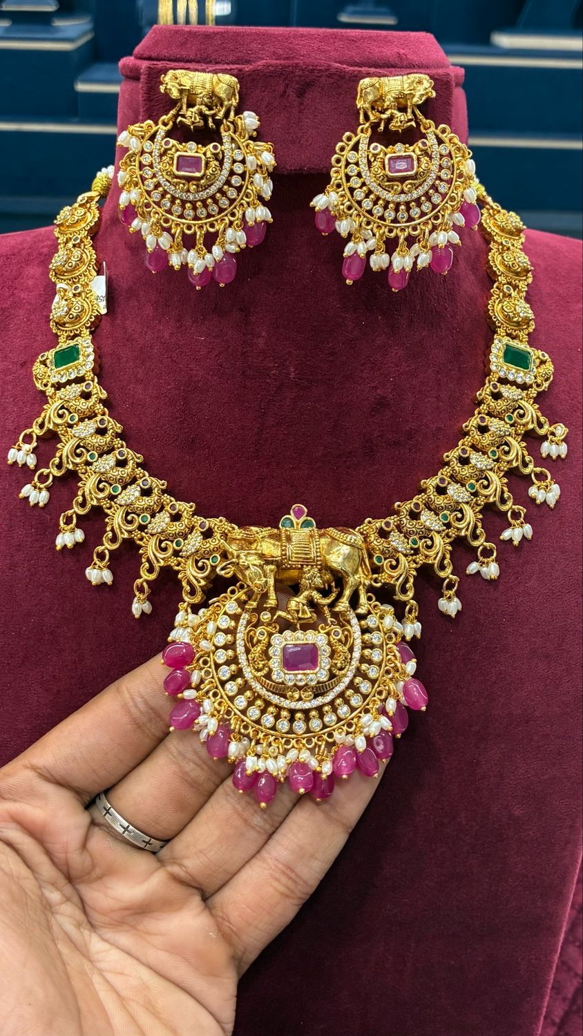 Nakshi Neckset