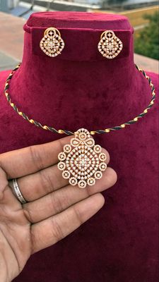 Thich Hasli with CZ Locket Set