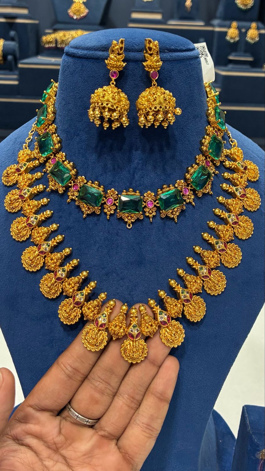 Keerthi Suresh Model Neckset