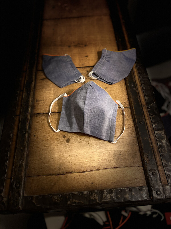 Masque Gris Avec Bande Orange