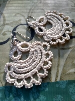Tatted Ecru Earrings - Handmade Lace -  100% cotton thread