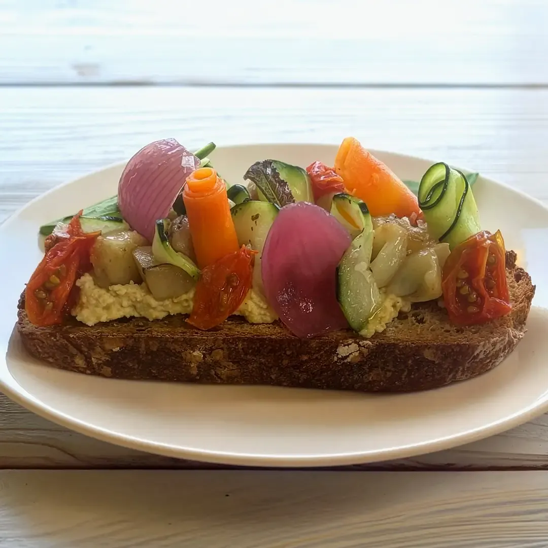 Bruschettone Hummus &amp; Verdure