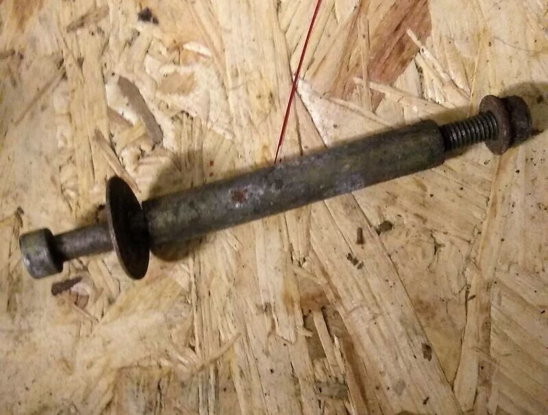 Radiator Centre spacer and bolt 1990's -2000 TE/TC/SMR 410/570/610 Used