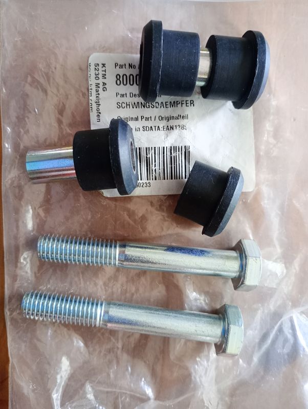 Rubber mounts and sleeve for handlebar clamps Husqvarna 1990's-2009 Rubber mounts and sleeve for handlebar clamps Husqvarna 1990's-2009