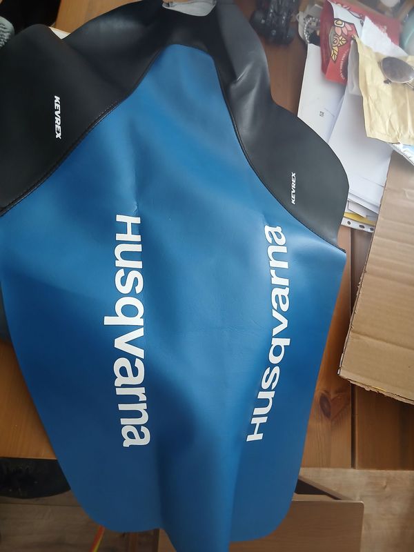 Husqvarna TE/TC 610/410/350 Seat Cover Husqvarna TE/TC 610/410/350 Seat Cover
