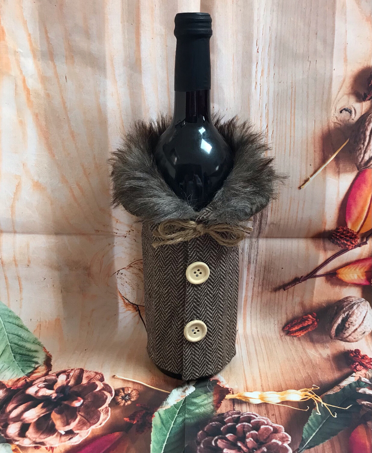 Wine Bottle Cover, Design: Fur Brown