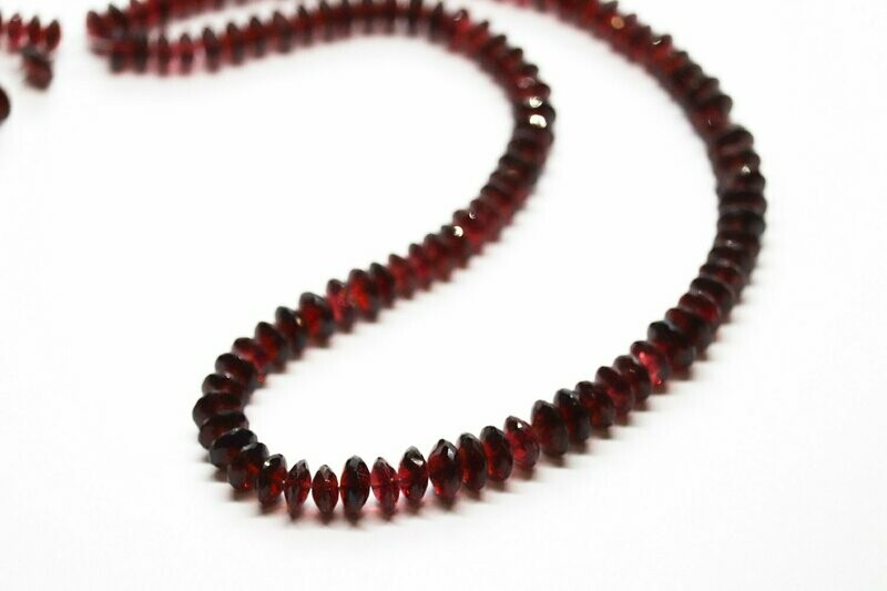 Edelsteinkette rot