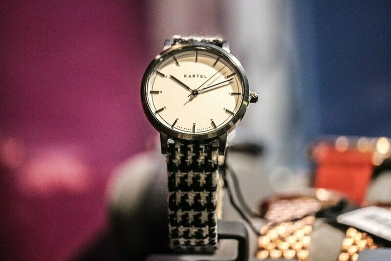 Armbanduhr metallic