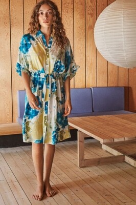 SAPHIRA JURK DEEP LAKE WATERC | SOAKED IN LUXURY SAPHIRA JURK DEEP LAKE WATERC | SOAKED IN LUXURY