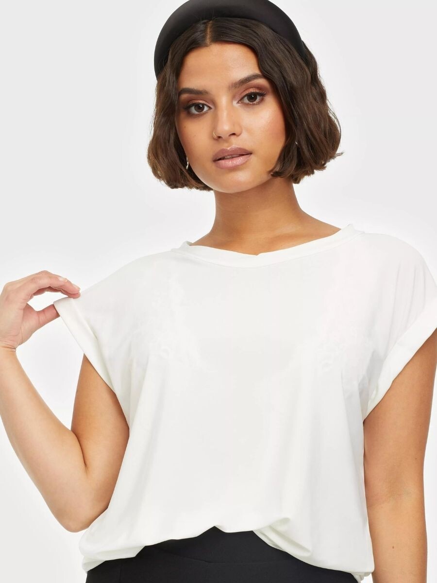10629 LOW T-SHIRT CREAM | SISTERSPOINT