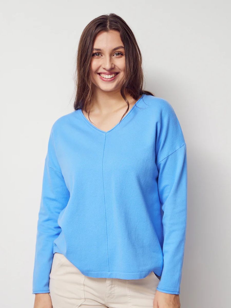 57311 Frigga v-neck knit pullover sky blue | Isay 57311 Frigga v-neck knit pullover sky blue | Isay