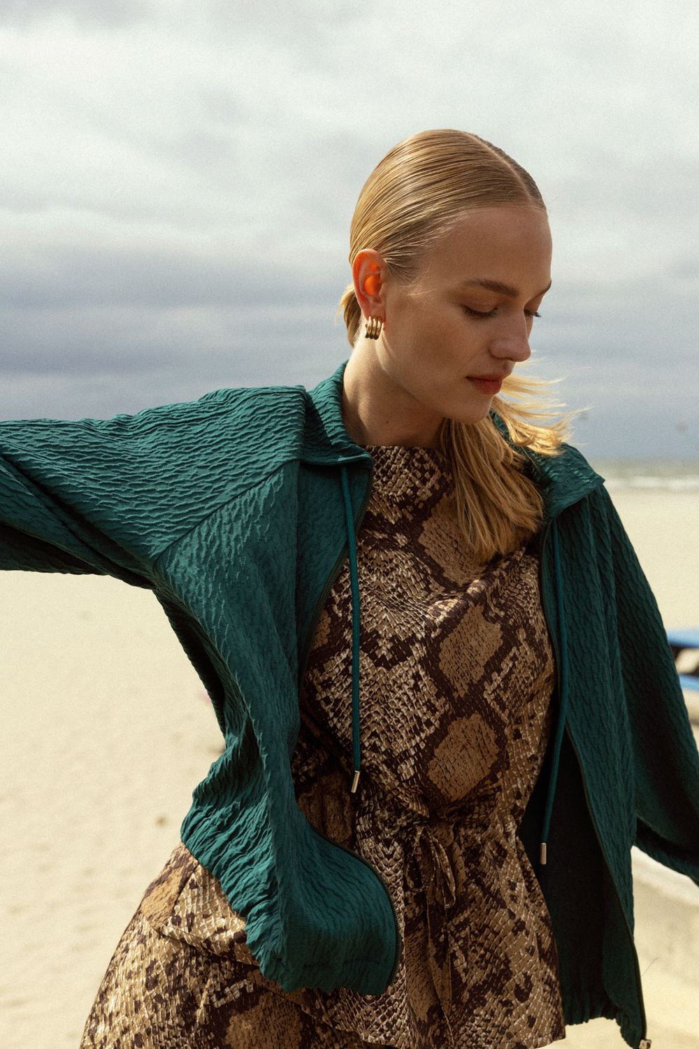 Maye bomber jacket Teal | Studio Anneloes