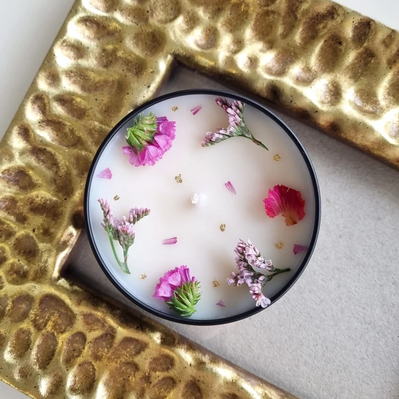 Fresh Linen &amp; Amber Tin Candle
