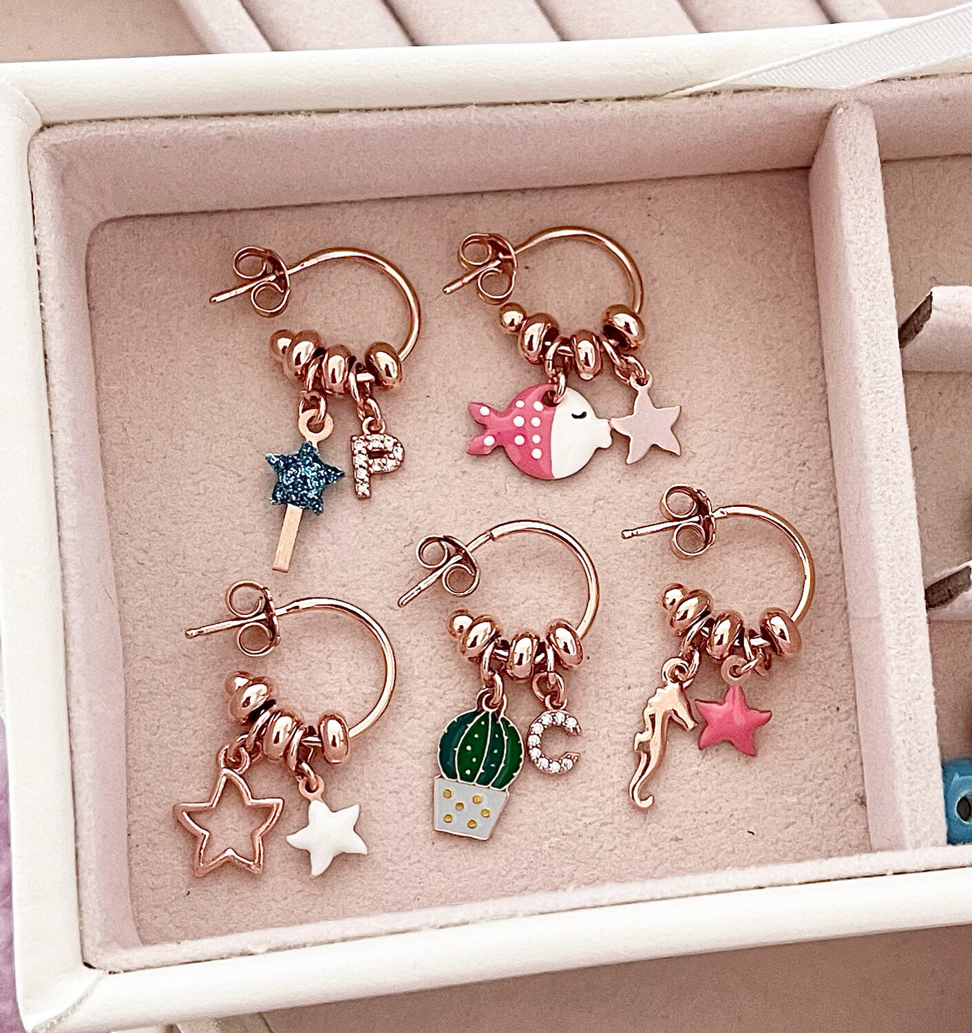 MONO ORECCHINO CHARMS