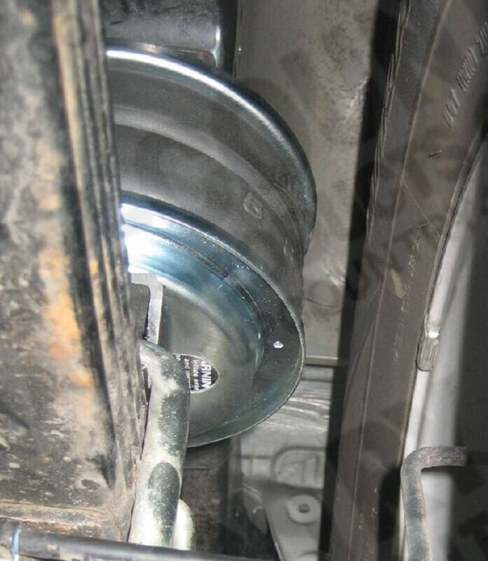 MAD Suspension Air Master Comfort NISSAN Navara D40