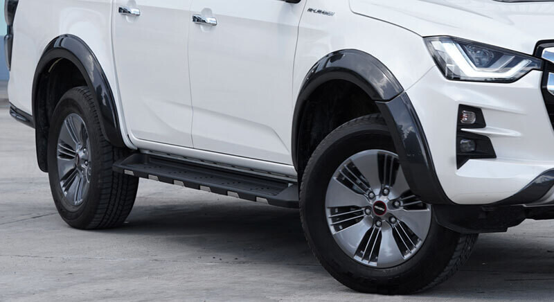 Max Wheel Arch Extensions Isuzu D-Max 2021+: Dark Grey Finish