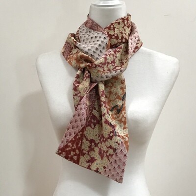 Scarf 
7 x 63 in