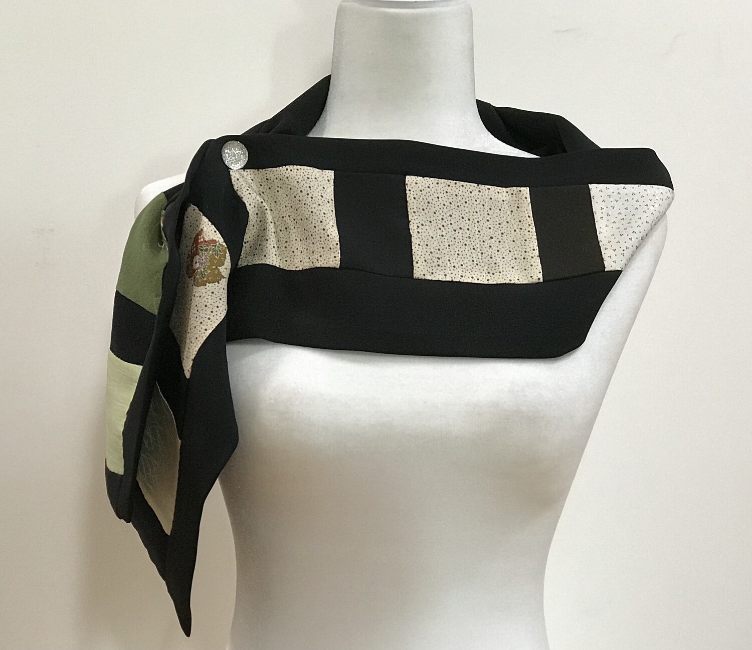 Scarf 
6.5 x 52in