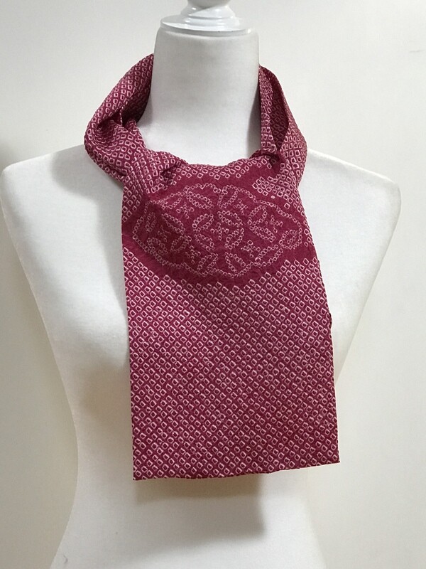 Scarf
Size 7 x 46in