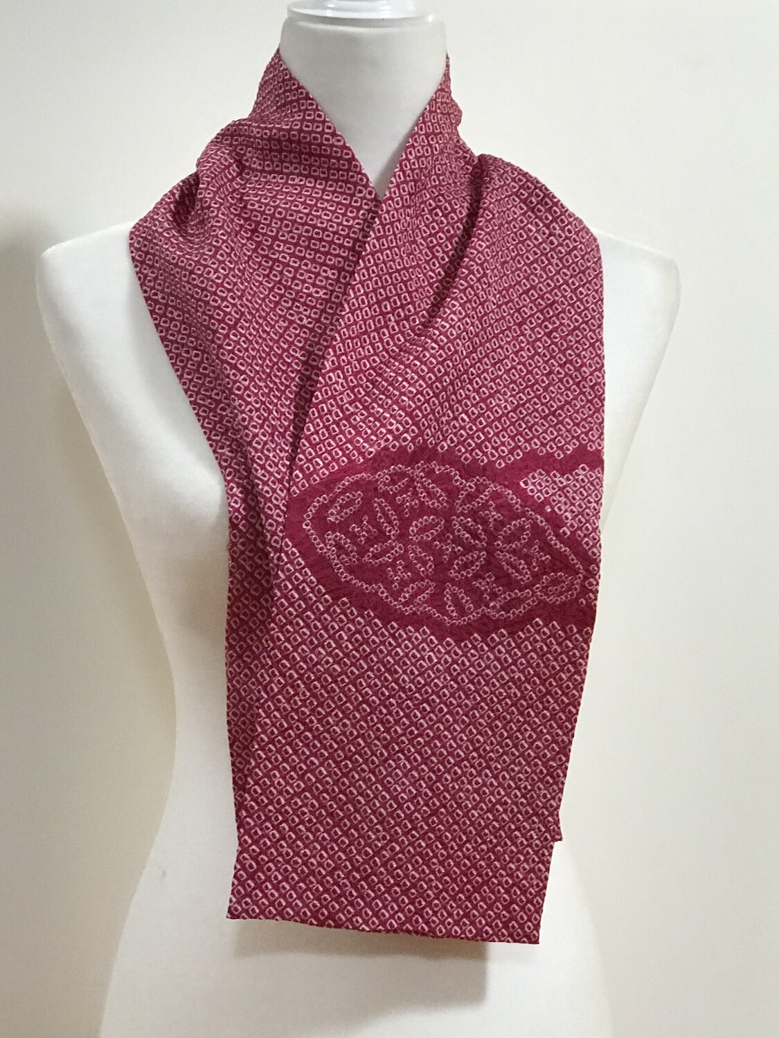 Scarf
Size 7 x 46in