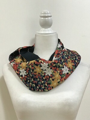 Double infinity scarf
6.75 x 56.5in
