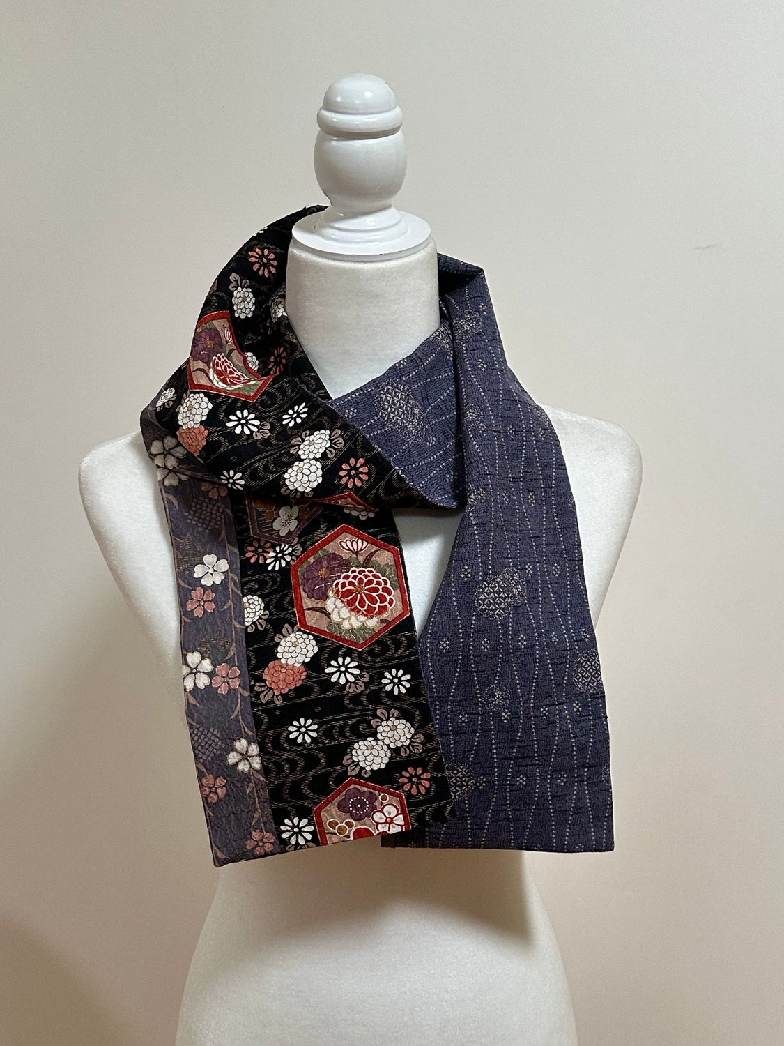 Reversible scarf 6 x 60 in
