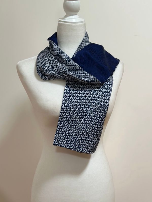 Reversible scarf 7 x 50 in
