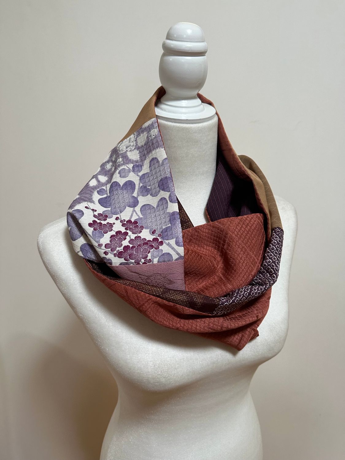 Double infinity scarf Size: 6.5 x 60