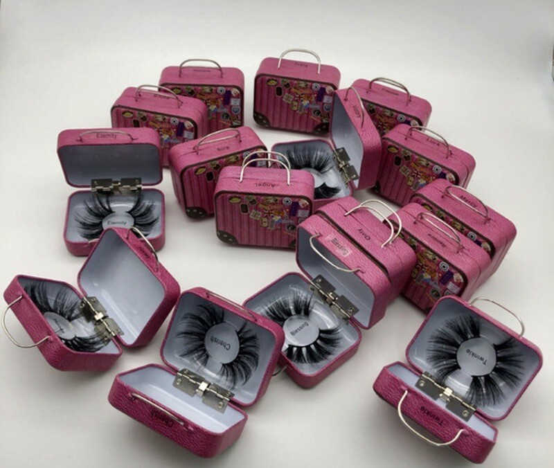 DazzledSuitCases ✈️