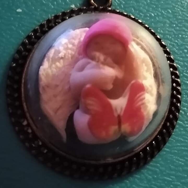 Female Pendant