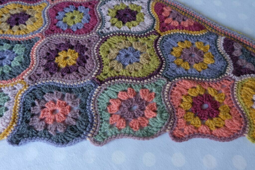 MYSTICAL LANTERNS SHAWL PAPER PATTERN