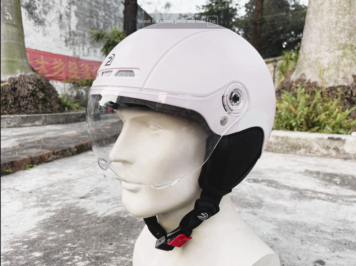 Stay safe, comfortable, and stylish on your rides with this sleek unisex bicycle helmet